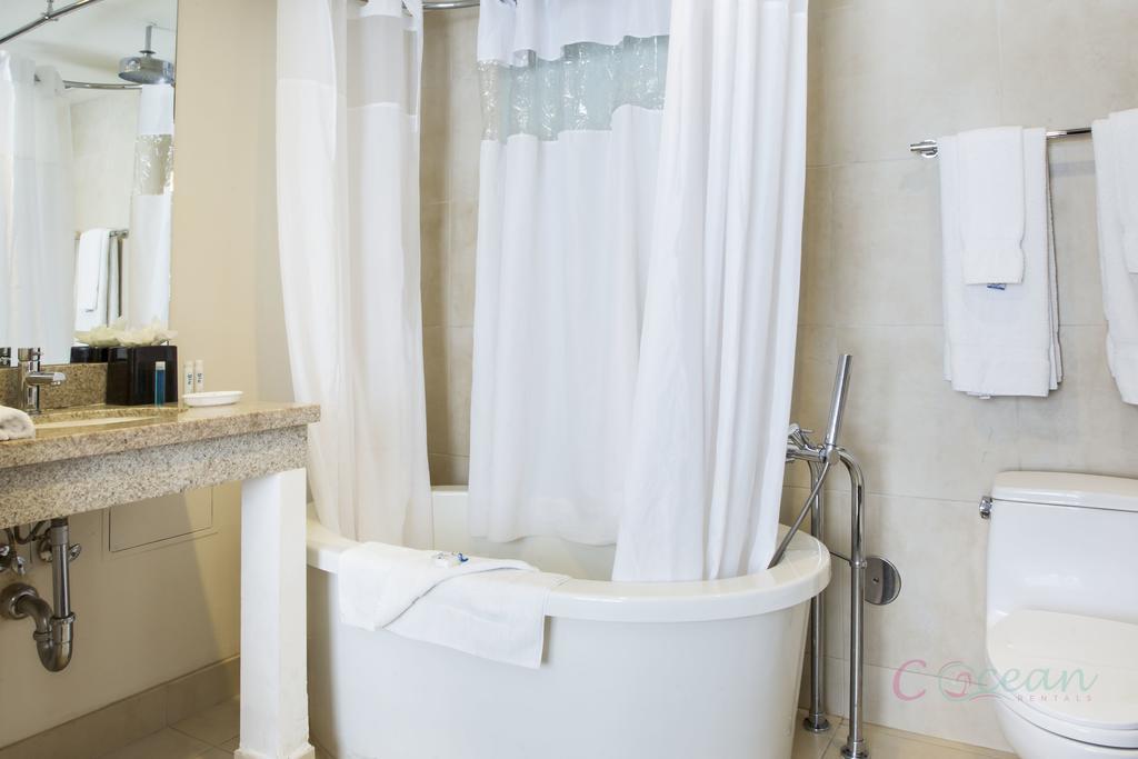 C Ocean Rentals At Strand Ocean Drive (Adults Only) ميامي بيتش المظهر الخارجي الصورة