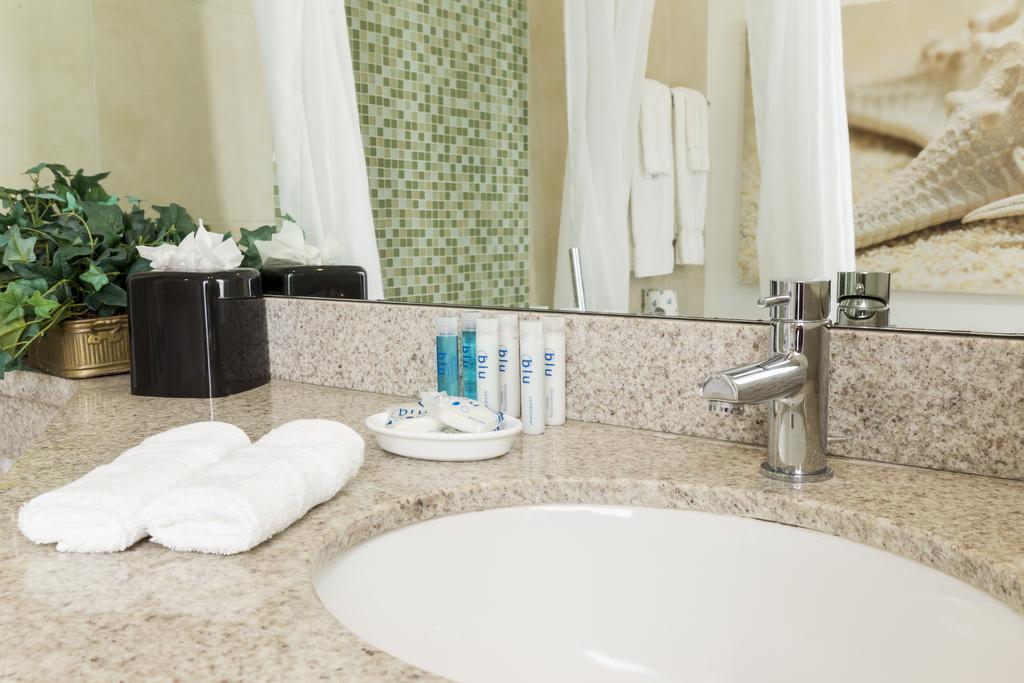 C Ocean Rentals At Strand Ocean Drive (Adults Only) ميامي بيتش المظهر الخارجي الصورة
